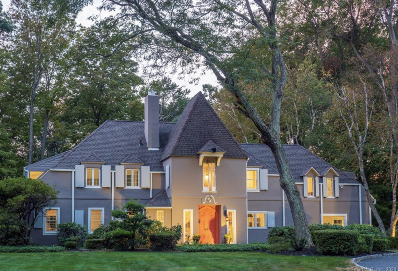 front view of the house after renovation